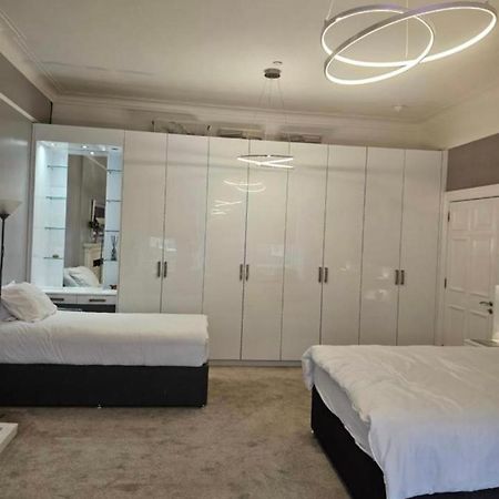 Luxury Family Room With Private Bathroom In The Heart Of إدنبرة المظهر الخارجي الصورة
