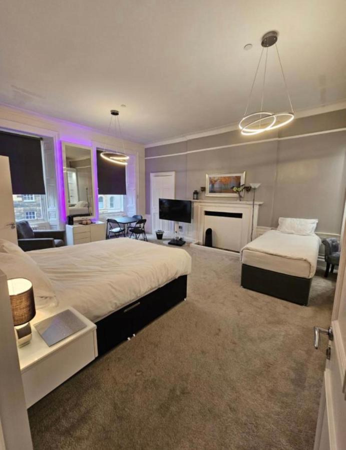 Luxury Family Room With Private Bathroom In The Heart Of إدنبرة المظهر الخارجي الصورة