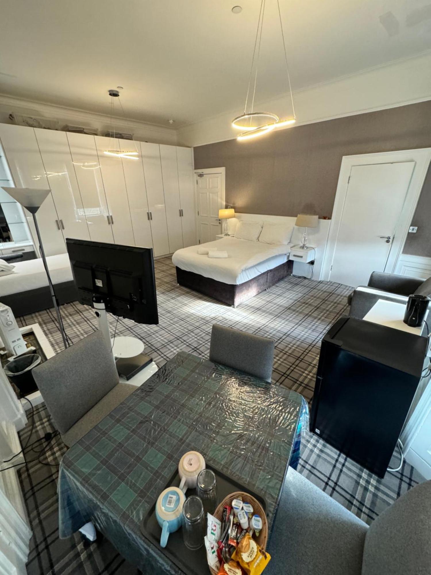 Luxury Family Room With Private Bathroom In The Heart Of إدنبرة المظهر الخارجي الصورة